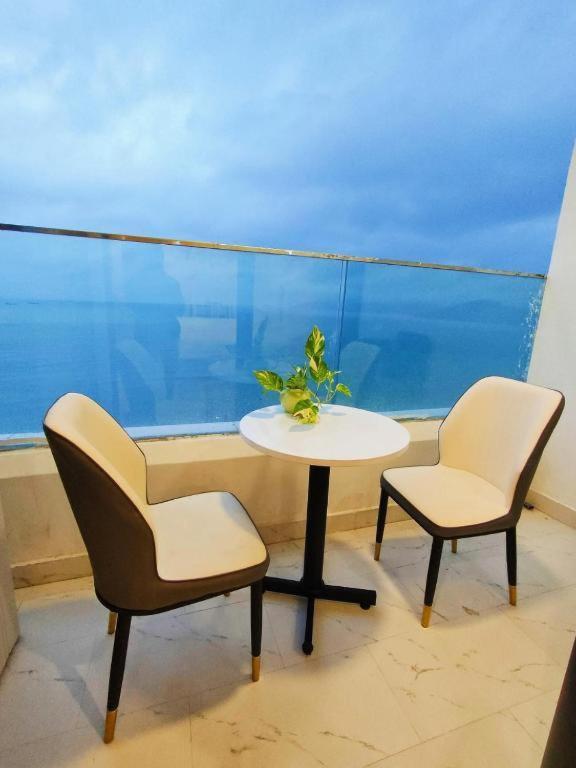 Tms Pullman Hotel, Can Ho Sieu Sang, Truc Dien Bien Куїнон Екстер'єр фото